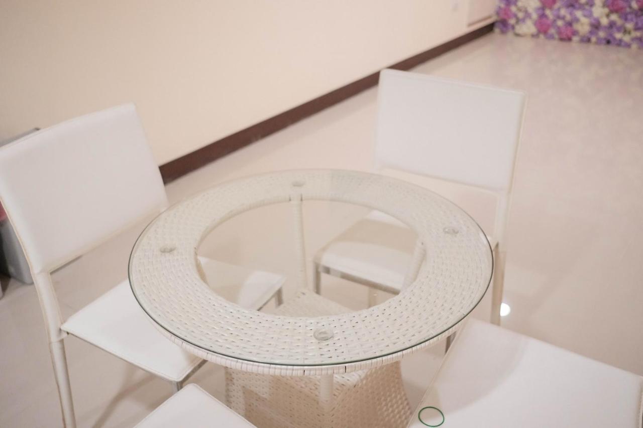 Shining House Apartment Tainan Luaran gambar